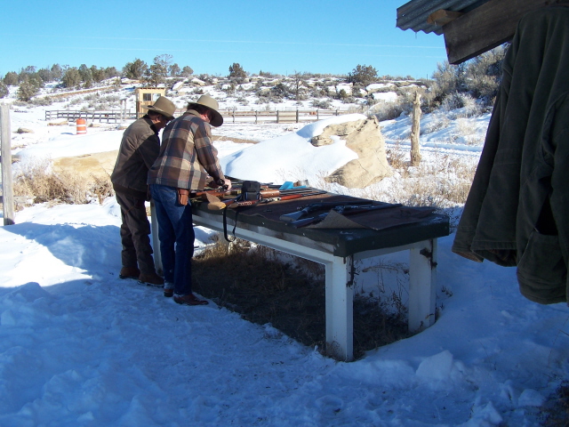 59654d60728d5_CowboyShootinsnow006.jpg.b09b1c18667000631abb4d557481d842.jpg