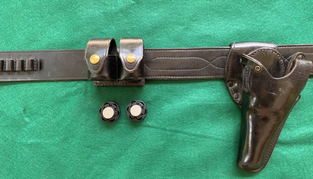 Military Holster 2.jpg