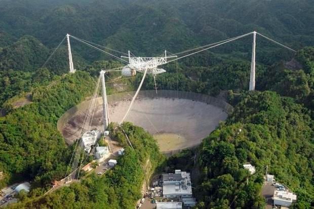 Arecibo1.jpg.e4ea773b7814bb2846906ae84a45c035.jpg