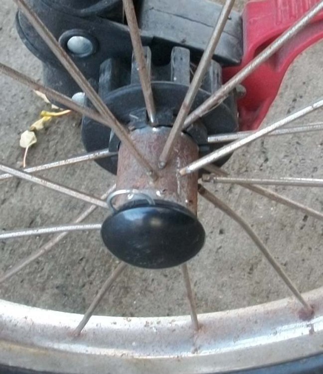 gun cart wheel.jpg