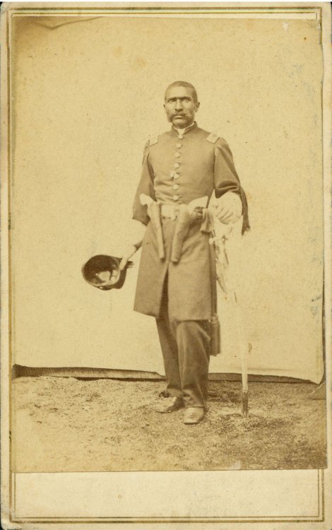 1653569085_ca1863CivilWarBlackSoldierWilliamMatthews2.thumb.jpg.9c44e8aa7c60d01fe16e0141dde04451.jpg