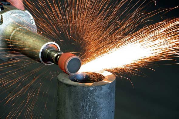 die-metal-grinder-tool-sparks-590jn050410.jpg.1a901174689e5dd9d637f0696bda1724.jpg