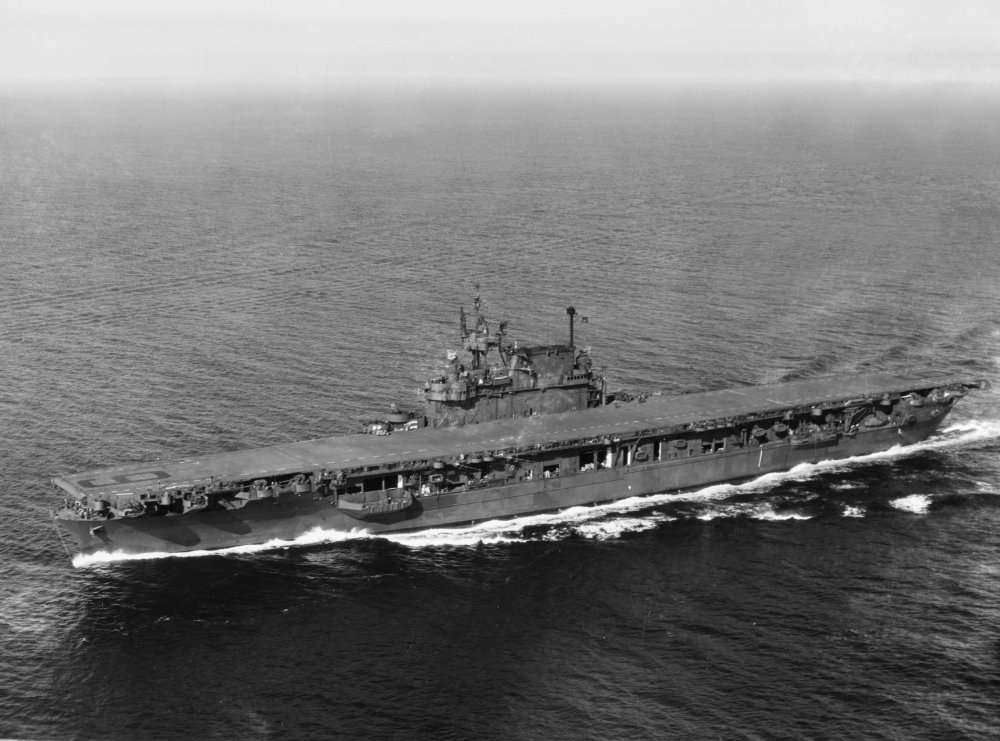972529293_USS_Enterprise_(CV-6)_in_Puget_Sound_September_1945.thumb.jpg.71f1c177d7173fc15b27697a5728371c.jpg