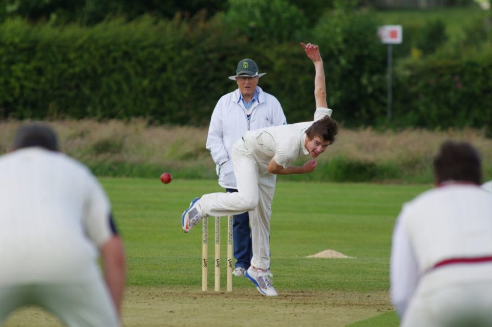 cricket-bowler-1024x681.thumb.jpg.d79c8db8a666a780187b38092e2ca398.jpg