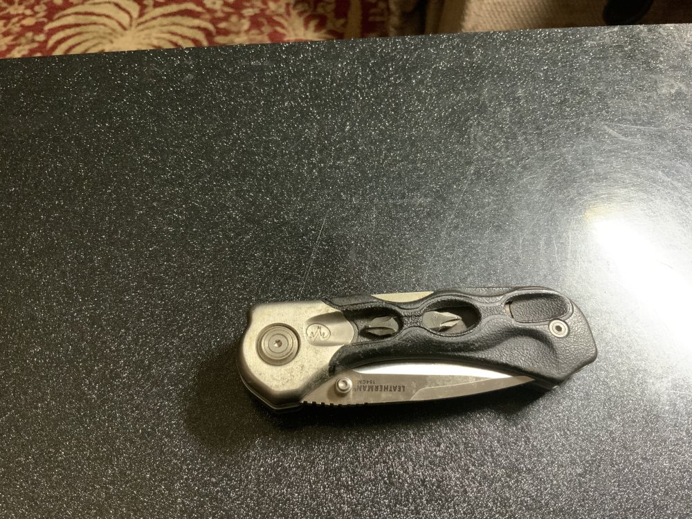 whats the best multitool ??? leatherman skeletool or swiss army deluxe
