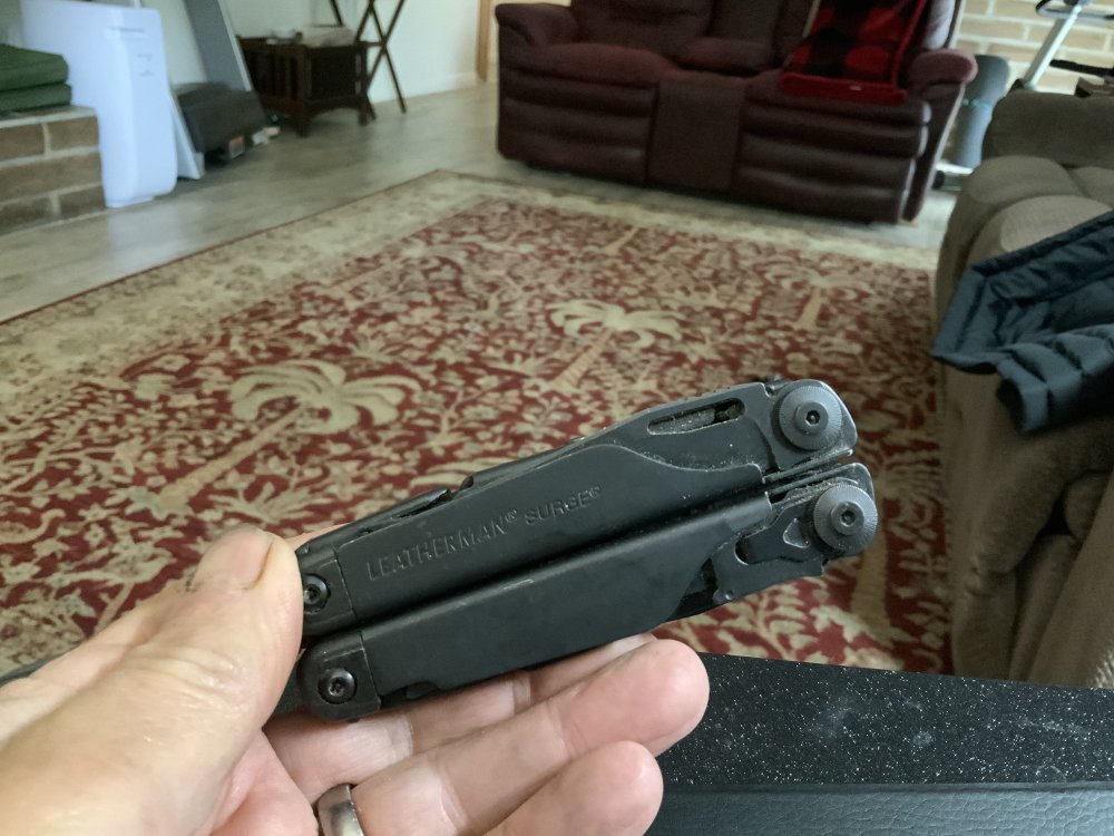 whats the best multitool ??? leatherman skeletool or swiss army deluxe