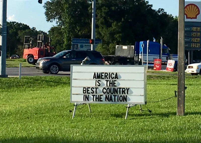 AMERICA-IS-THE-BEST-COUNTRY-The-Most-Hilarious-and-Original-Yard-Signs-Youve-Ever-Seen-scaled.jpeg.pro-cmg.webp.1579540557873ac0caec005d1c078e79.webp