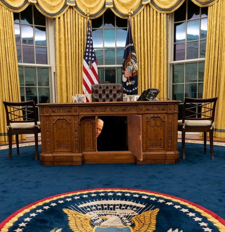 bidenovaloffice.thumb.jpg.a2d086b493354775c0426471363b4452.jpg