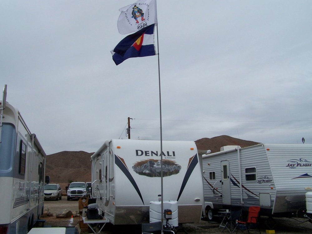 Trailer and flags.JPG