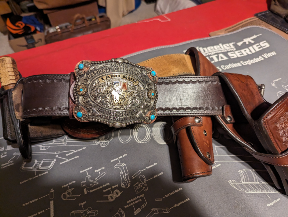 Onleatherrig.thumb.jpg.d89ef4231a86e949992f04de1a855c0f.jpg
