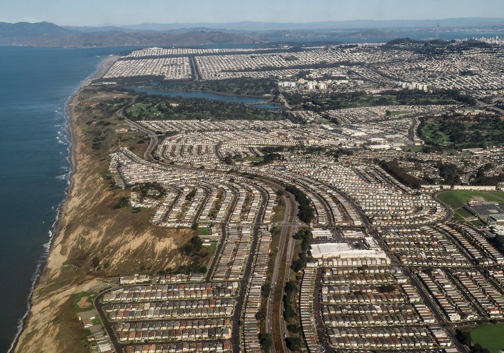 Daly_City_little_boxes_aerial.thumb.jpg.56df413821f39492238ac288a7b97205.jpg