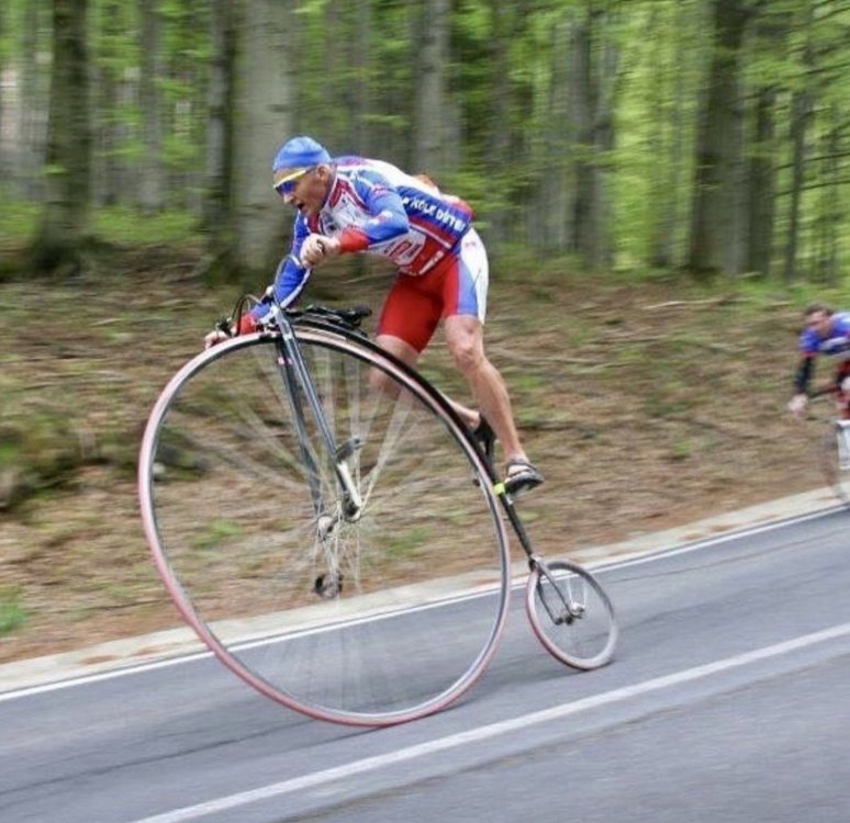 bicyclerace.thumb.jpg.3be3bd338b362352023a6ccf95e37c5f.jpg