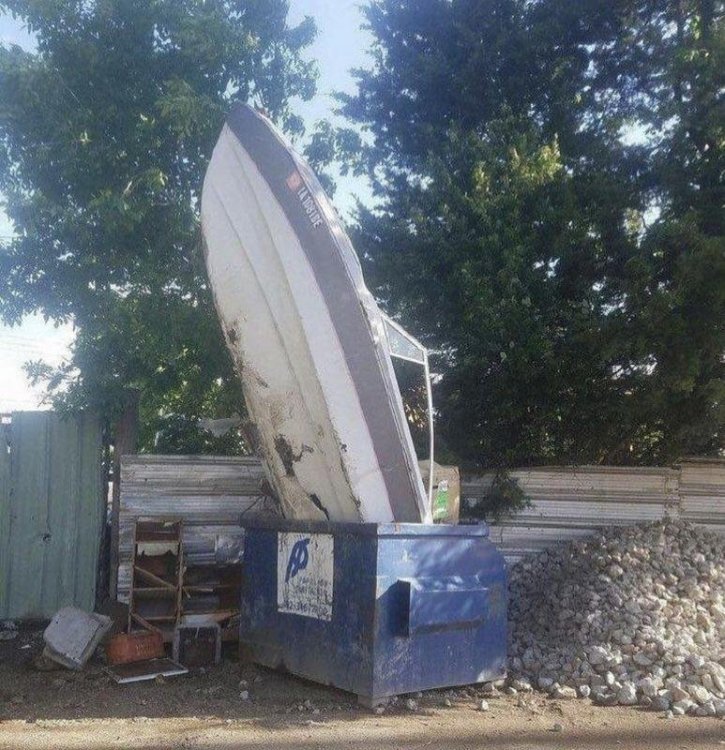 boatthrownaway.thumb.jpg.0d35dea8e6a83d019953806021b717fd.jpg