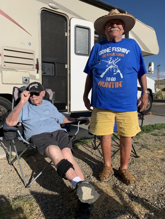 Huntingfishingtshiry.thumb.JPG.c839e7aae2e004ae542000d00859d658.JPG