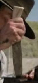 knife4.jpg.25aa9f75d88569f95e41157c5dadbae4.jpg
