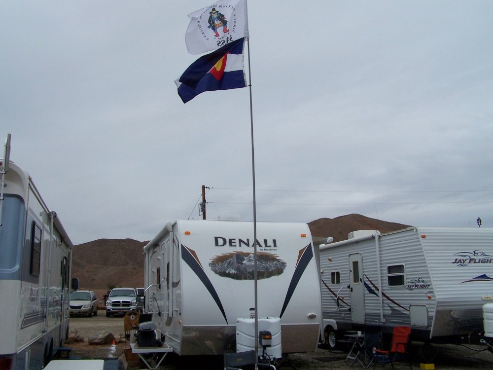 Trailerandflags.thumb.JPG.f07a6c41822cd82c6b1c6fcdd37c96ce.JPG